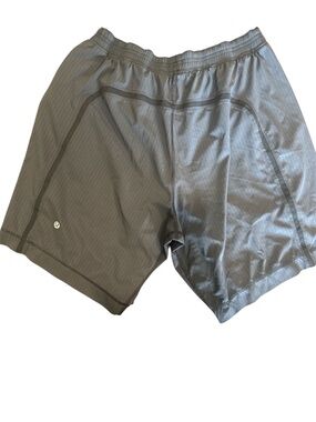 lululemon athletica Men’s Gray Athletic Shorts Size L